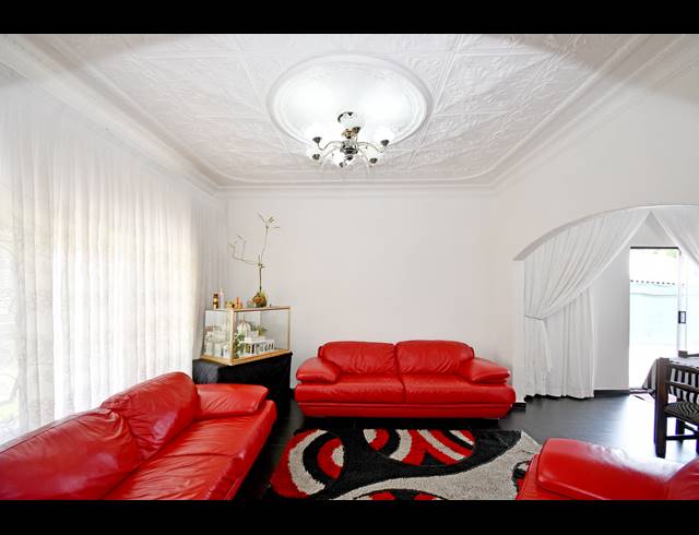 4 BEDROOM HOUSE FOR SALE IN MAYFAIR WEST